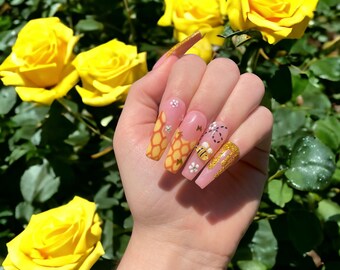 Bumble Beehive Sparkly Press on Nails