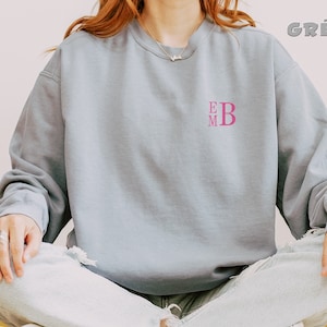 Embroidered Monogrammed Custom Sweatshirt, Initials Sweatshirt, Monogrammed Bridesmaid Sweatshirt, Personalized Name Sweater, Comfort Color