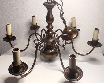 Flämischer Kronleuchter 1970er Niederlande Renaissance Antik Stil Messing und Kupfer bronziert 6 flammig