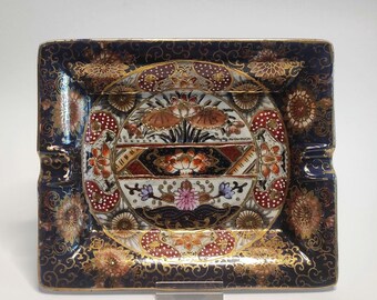 large 18.5 cm 7.28&quot; Chinoiserie ceramic ashtray mid century, gold painted decor, vintage rare piece 1950s 1960s Satsuma