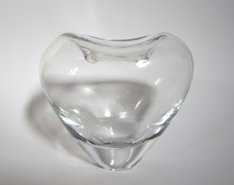 Vintage heart vase from the 1970s in a colorless, UV-active version