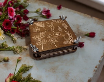 birthday gift, mini botanical press drying plants and flowers, Flower pocket press kit, garden gift,  adult gift, mg2 st