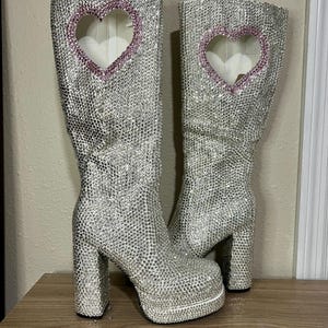 Strass laarzen met hartvormige uitsnijding