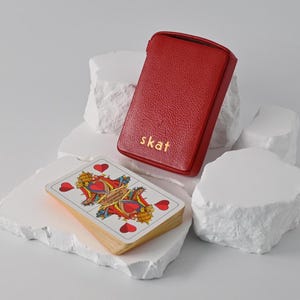 Kartenspiel // Skat // Altenburger Spielkarten DDR // Skat mit deutschem Blatt //  Leder Etui // Ostalgie // DDR Spielzeug // 1970er Jahre