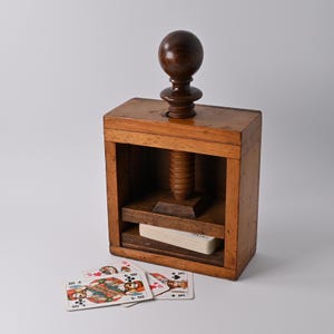Prensa para cartas de baralho em design Art Nouveau // item decorativo vintage // prensa para cartas antiga // Império Alemão // década de 1910