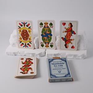 Jogo de cartas // Skat // Cartas de baralho Altenburger GDR // Baralho duplo saxão // Skat com baralho alemão // Brinquedos da GDR // Década de 1960