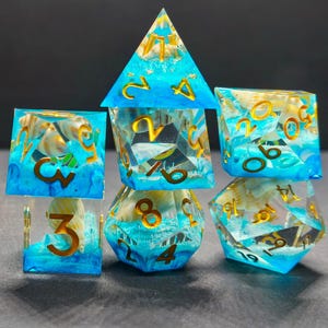 Seashell Dreams – Ocean-Tide Polyhedral Dice Set with Gift & Choice of Box, Pathfinder, TTRPG Dice, Dice for Dungeons and Dragons