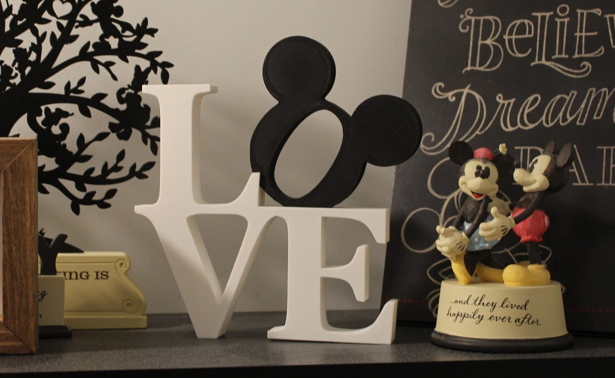 LOVE Sign with Mouse Ears – 3D Printed Disney-Inspired Home Decor, Shelf Sign, Gift for Disney Fans, Freestanding Word Art