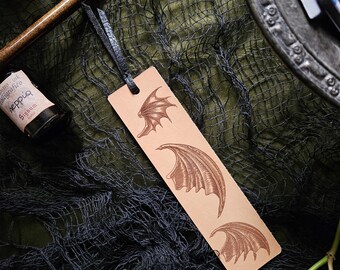 Marcapáginas de cuero con alas de murciélago: regalo para amantes de los libros de fantasía de ACOTAR