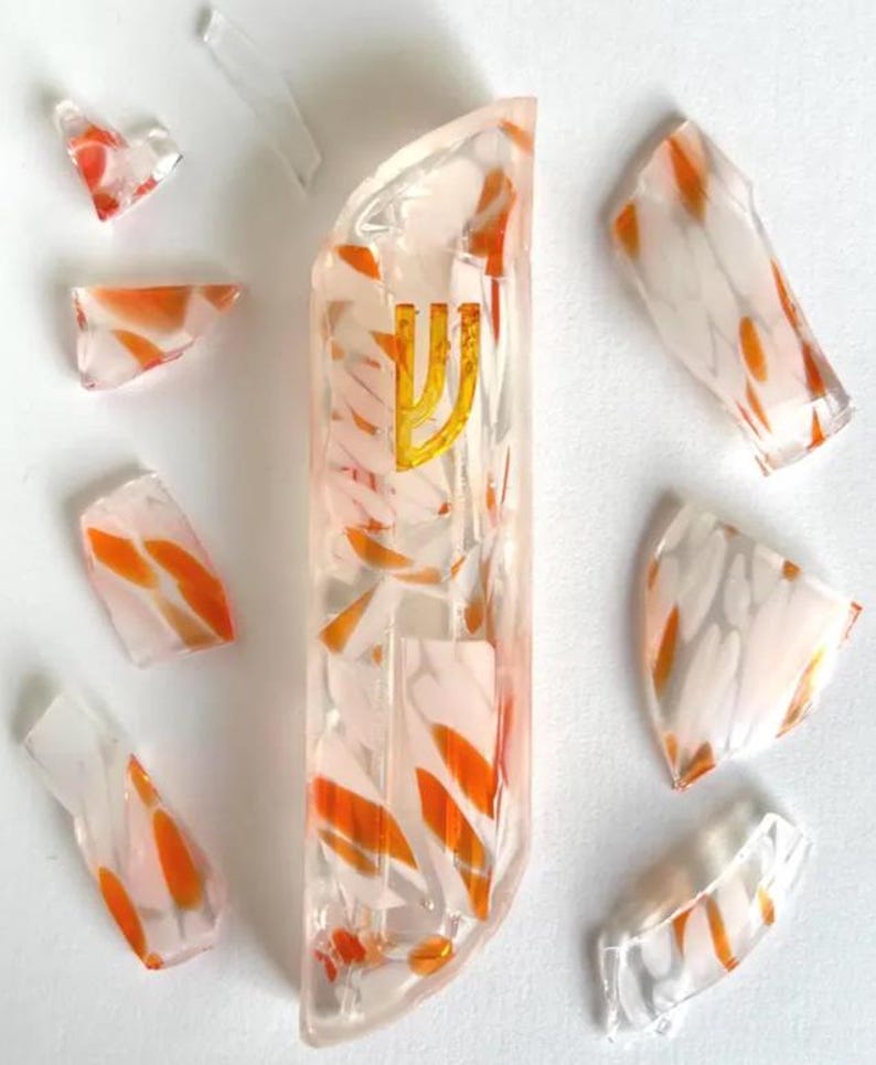 Wedding Mezuzah from Smashed Chuppah Glass – Jewish Wedding Keepsake – Mazel Tov Gift – Judaica Home Decor – Epoxy Resin Mezuzah - מתנה