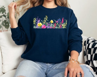 willdflower sweatshirt, pressed flower sweatshirt, womens clothes, womens sweatshirts, cute sweatshirts, flower sweatshirt, sweatshirts