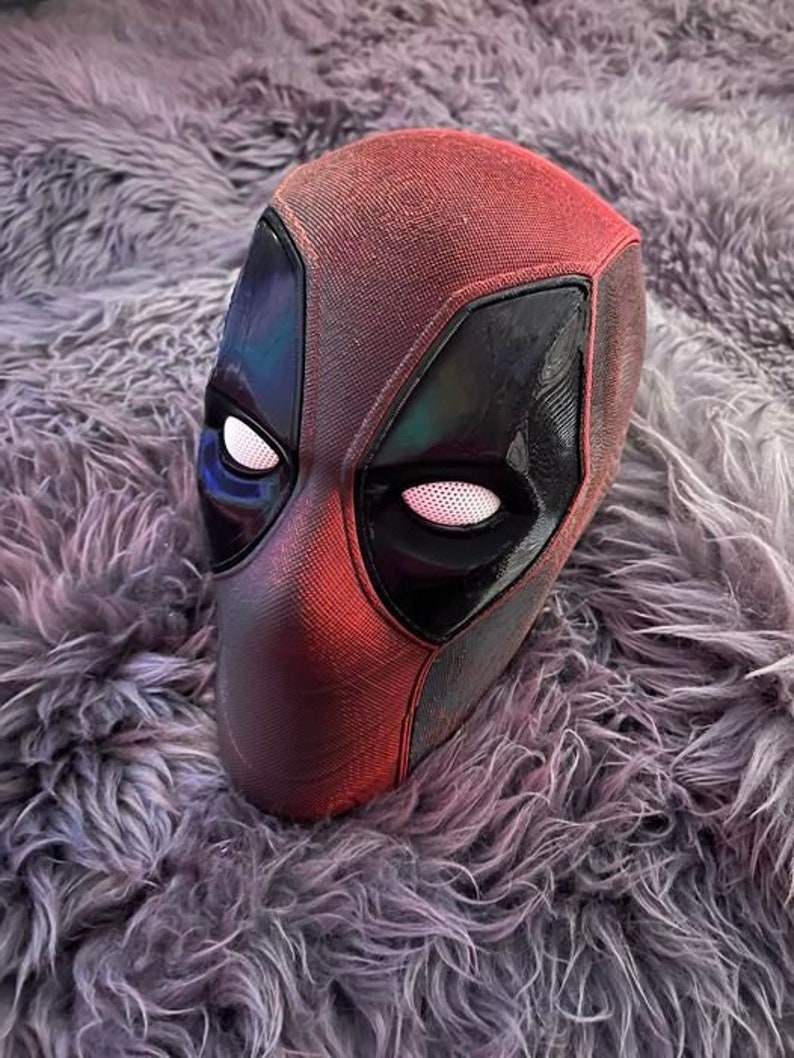 Deadpool Mask image 1