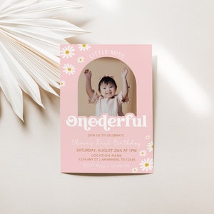 Bearbeitbare Erste Geburtstagseinladung Boho Daisy 1. Geburtstag für Mädchen Rosa kleine Fräulein Onederful laden 1. Geburtstags-Einladung mit Bild ein