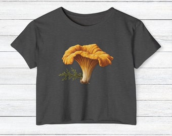 Top corto de setas Chanterelle: Camiseta estilo Cottagecore para festivales de recolección de alimentos silvestres.