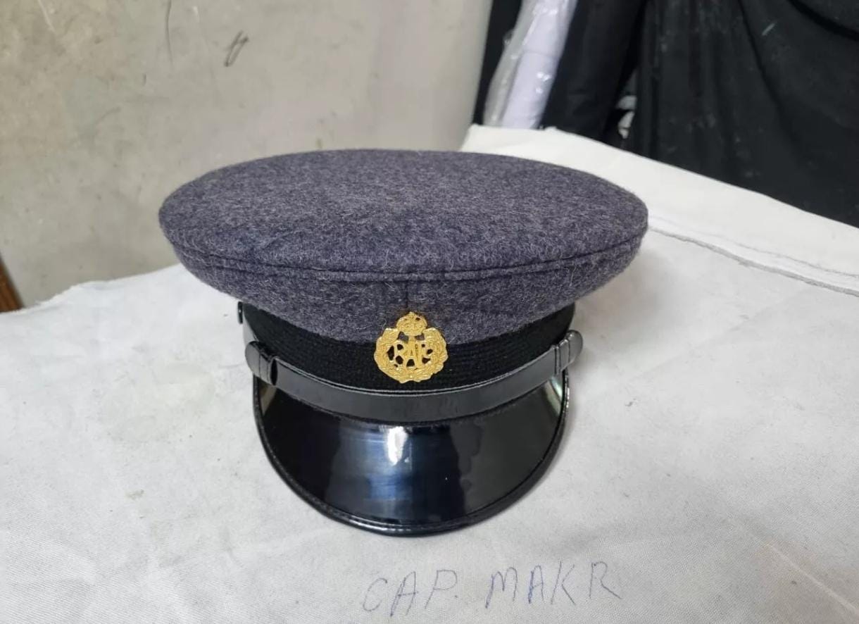 RAF  Air Force ピークドキャップ　放出品 RAF Royal Air Force ピークドキャップ 放出品 - メルカリ