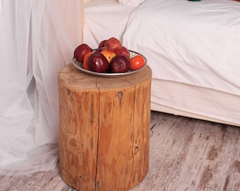 Rustikaler Baumstammtisch, Holzstamm, Baumstamm, Kleiner Couchtisch, Nachttisch, Holzcouchtisch, Dekoration für den Außenbereich