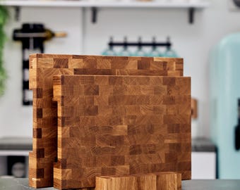 Eichenholz Schneidebrett met Ständer | Stirnholz Servierbrett handgefertigt, Einzugsgeschenk Küche, Käsebrett Charcuterie Board | Endbrett