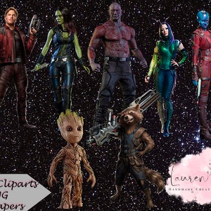 Könnte beinhalten: Eine Gruppe von sechs Charakteren aus dem Guardians of the Galaxy-Film-Franchise. Die Charaktere stehen vor einem schwarzen Hintergrund mit weißen Sternen. Die Charaktere sind: Star-Lord, Gamora, Drax, Mantis, Nebula und Rocket Raccoon. Die Charaktere tragen alle ihre charakteristischen Kostüme aus den Filmen.