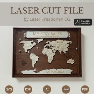 Könnte beinhalten: Eine rechteckige Wandkarte aus Holz mit einem lasergeschnittenen Weltkarten-Design, das helle Kontinente auf einem dunklen Holzhintergrund zeigt. Der Text MY ETSY SALES Around The World ist oben zentriert, ergänzt durch kleine Flugzeugsymbole und eine Windrose.
