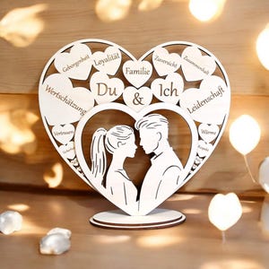 File in piedi con cuore con coppia (ai,dxf,svg,lbrn2,pdf) | L'amore è | San Valentino | Regalo | amanti | Taglio laser | Bruciore di luce | SVG |