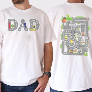 Play Cars on Dad's Back T-shirt, dubbelzijdig racebaan speelkleed T-shirt, wegenkaart shirt vader, grappig cadeau voor vaders, interactief peuterspel