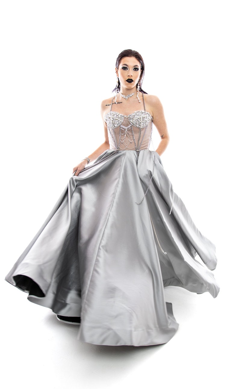 Ball Gown fitted hand beaded bodice with silk Mikado double circle skirt, chains and crystals, skirt can be made shorter with the chains zdjęcie 1