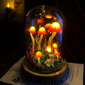 Lámpara de noche con forma de hongo mágico y gato, lámpara de hongo hecha a mano, bosque encantado cubierto de rocío después de la lluvia, lámpara de decoración de cuento de hadas, regalo de fantasía, decoración del hogar