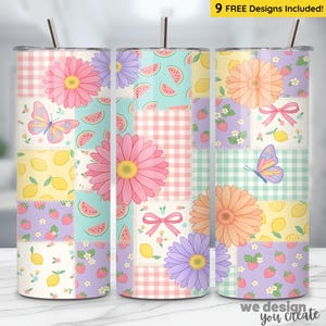Puede incluir: Tres vasos de acero inoxidable con coloridos diseños de patchwork. Cada vaso presenta un patrón diferente con flores, mariposas, limones, fresas y rodajas de sandía. El texto "9 FREE Designs Included!" está en la parte superior. El texto "we design you create" está en la esquina inferior derecha.