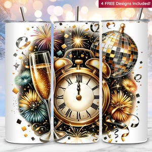 Puede incluir: Tres vasos de acero inoxidable blancos con diseños de Nochevieja. Cada vaso presenta un diseño diferente: una copa de champán, un reloj dorado y una bola de discoteca, todos con fuegos artificiales y confeti. El texto "4 FREE Designs Included!" es visible.