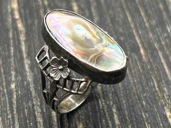Art Nouveau-Inspired Vintage Sterling Silver Ring with Abalone Blister Pearl, Size 8.25