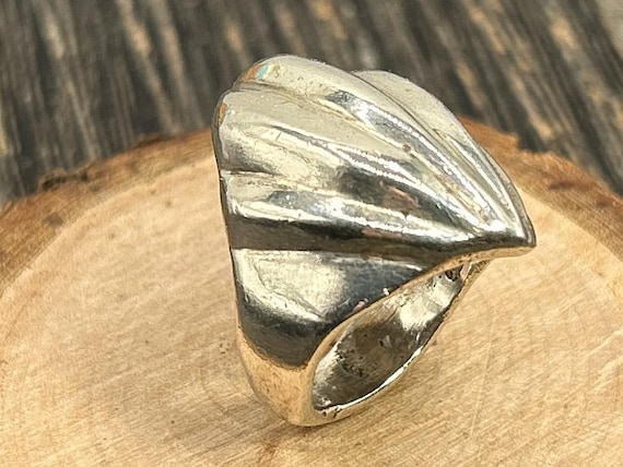Vintage Taxco Mexican Sterling Silver Ring Size 5.75 Heavy 16g Ribbed Fan Shell Modernist