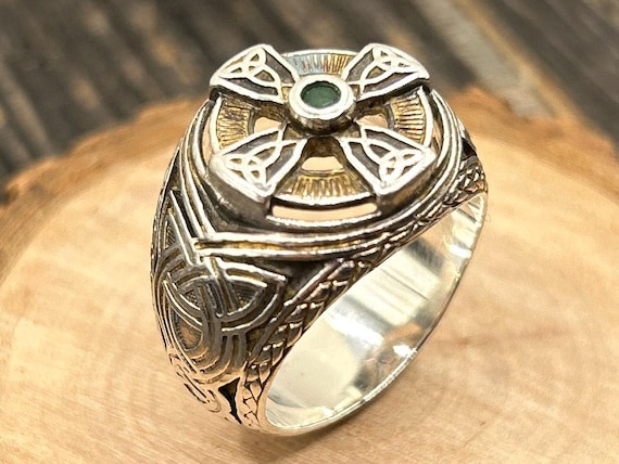 Vintage Franklin Mint Celtic Cross Ring, Sterling Silver, Emerald Green Stone, Size 10, Irish Jewelry, Knotwork Design