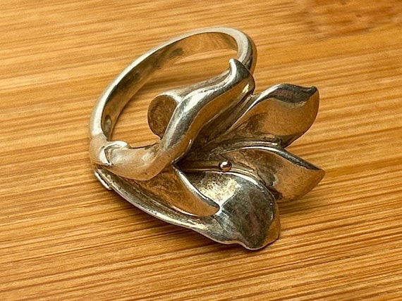 Elegant Krypell Sterling Silver Lily Ring