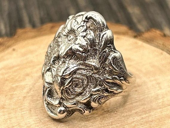 Vintage S Kirk & Son Sterling Silver Repousse Style Floral Ring | Antique Detailed Flower Band | Statement Jewelry