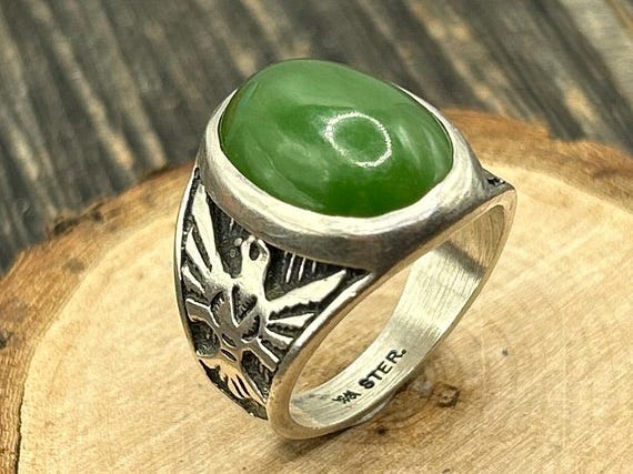 Vintage Sterling Silver and Green Stone Men's Ring, Size 8.5, WM STER, Eagle and Arrowhead Design