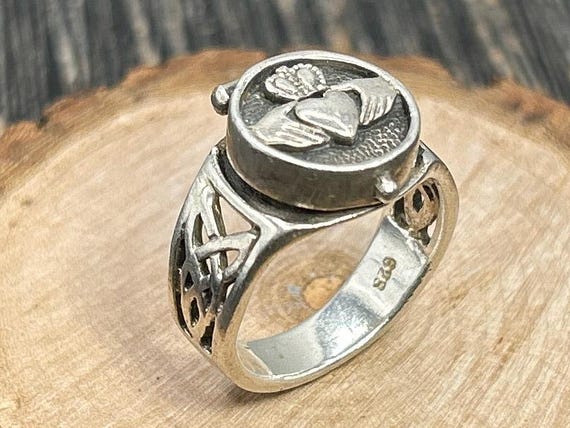 Vintage Sterling Silver Claddagh Poison Ring Locket Secret Compartment