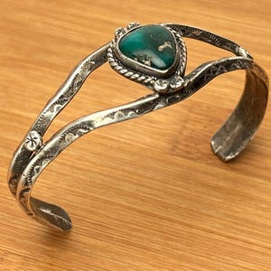 Vintage Fred Harvey Era Style Navajo Sterling Silver & Turquoise Cuff Bracelet - Unmarked Beauty