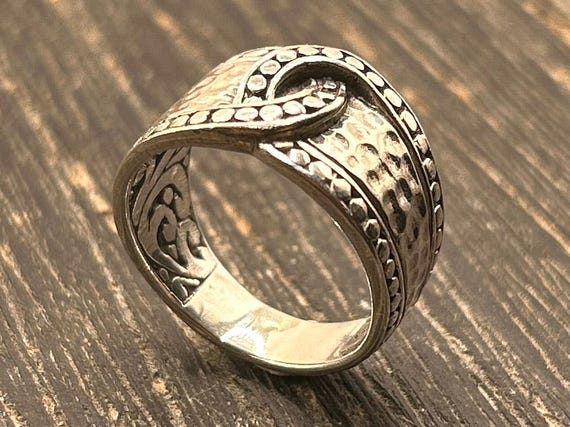 Vintage Hammered Sterling Silver Swirl Band Ring, Sarda 925, Size 8 3/4, 9.06 Grams, Artisan Bali Jewelry
