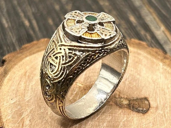 Vintage Franklin Mint Celtic Cross Ring, Sterling Silver, Emerald Green Stone, Size 13, Irish Jewelry, Knotwork Design