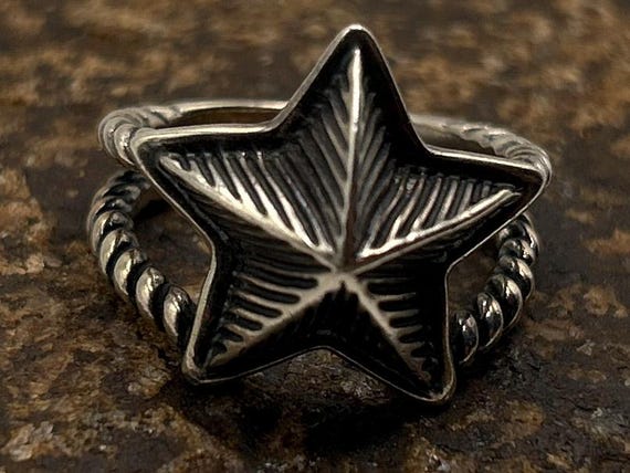 Carolyn Pollack Relios Sterling Silver Star Ring, Size 9, Ribbed Celestial Southwestern Band, Vintage 925 Textured Silver Artisan Jewelry