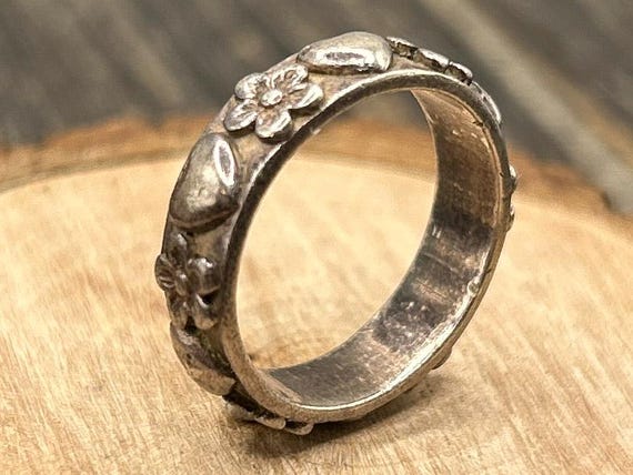 James Avery Sterling Silver Hearts and Flowers Band Ring, Size 5 1/2