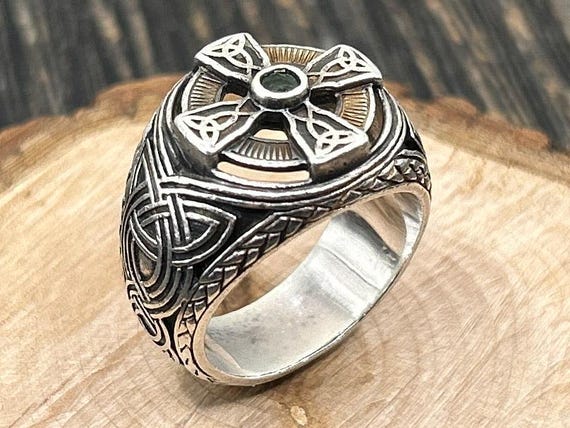 Vintage Franklin Mint Celtic Cross Ring, Sterling Silver, Emerald Green Stone, Size 8 3/4, Irish Jewelry, Knotwork Design