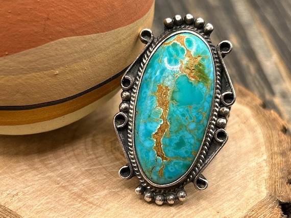 Vintage Navajo Turquoise Sterling Silver Statement Ring, Size 7.5, 10.3g, Unmarked, Intricate Band Detail, Southwestern Jewelry