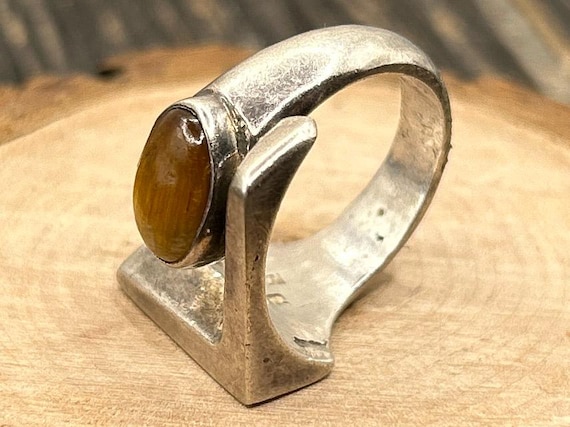 Vintage JR Signed Mexican Sterling Silver Tiger Eye Brutalist Ring Size 6 1/4 - Taxco Era Modernist Chunky Design