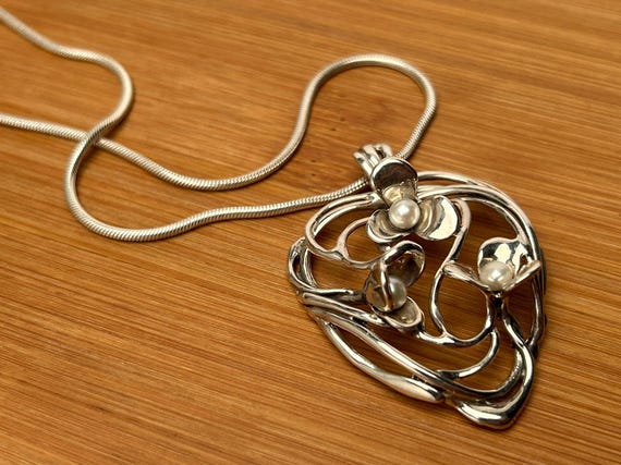 Hagit Gorali Art Nouveau Sterling Silver Pearl Flower Pendant Necklace, 18" Milor Chain, Israel 925 HG