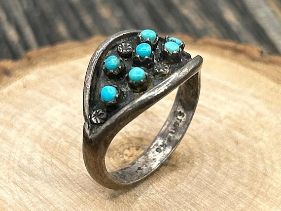 Vintage Southwestern Sterling Silver Sleeping Beauty Turquoise Petit Point Cluster Ring
