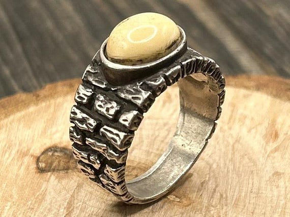 Vintage Sterling Silver Textured Ring, Creamy White Antler Center, Bark Shoulder Design, Size 9, 7.6 Grams