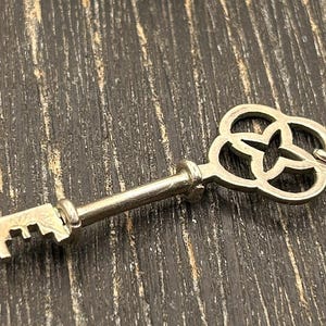 Enchanting Sterling Silver Skeleton Key Pendant - Vintage 925 MX Charm