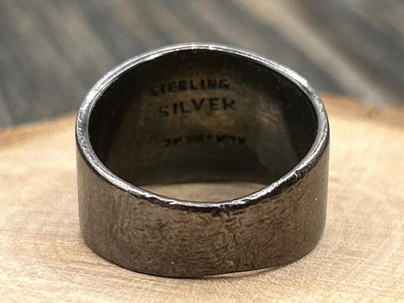 The Eretz Yisrael mark, photographed on a piece