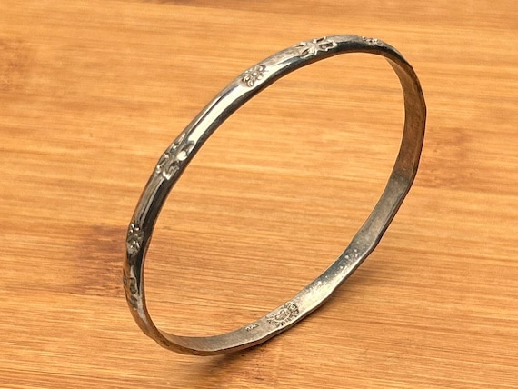 Vintage Mexican Sterling Silver Bangle Bracelet - Taxco Era Eagle Mark - Stamped Floral Star Design